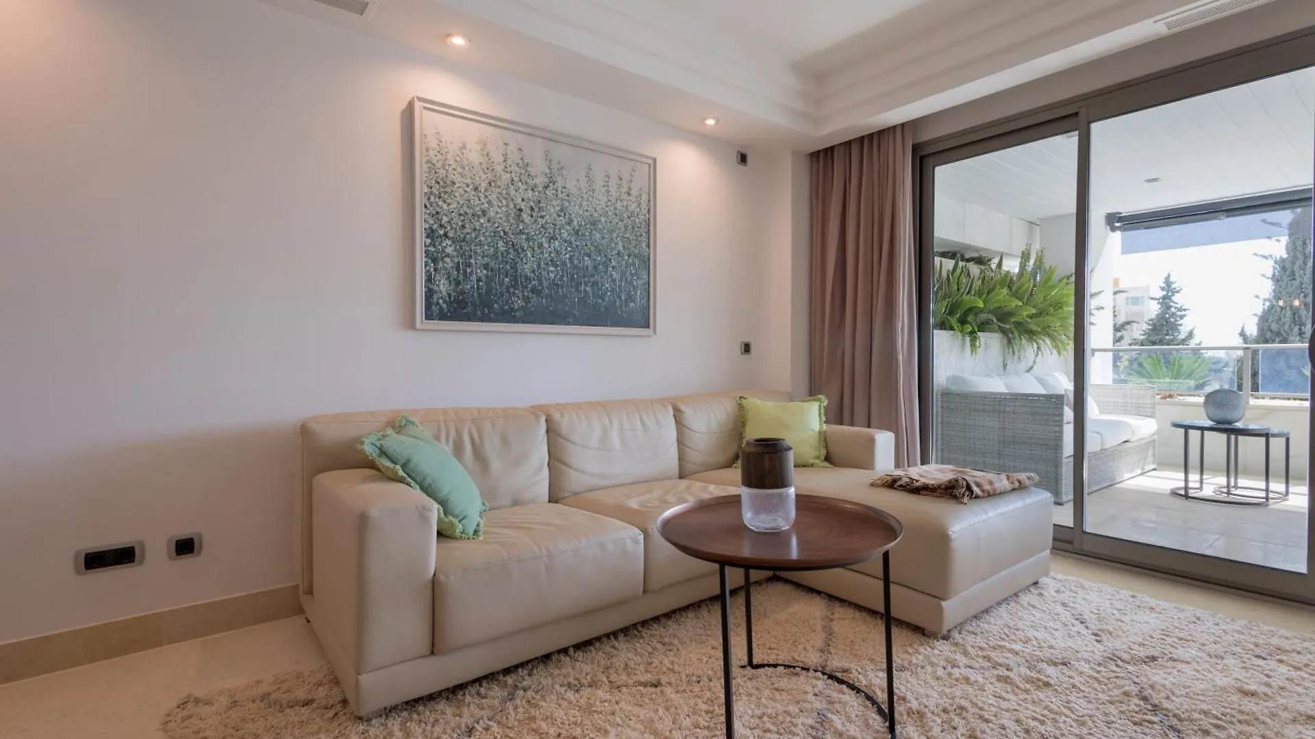 Luxury Apartment In Jardines Del Principe Spain