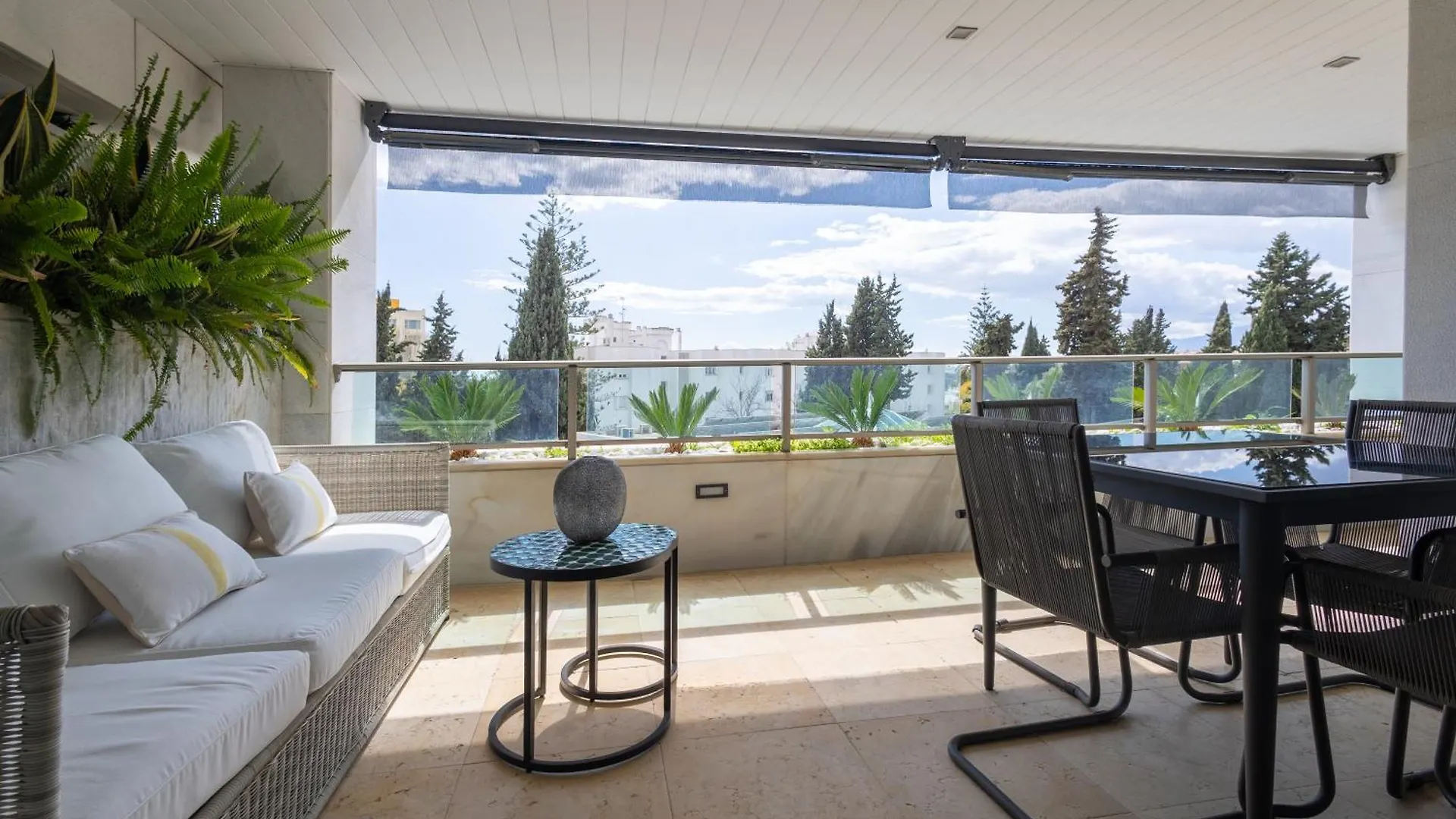 Luxury Apartment In Jardines Del Principe location