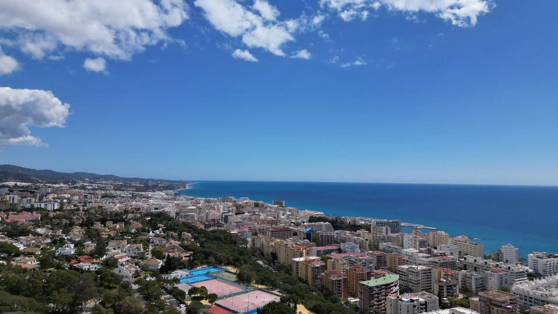Luxury Apartment In Jardines Del Principe