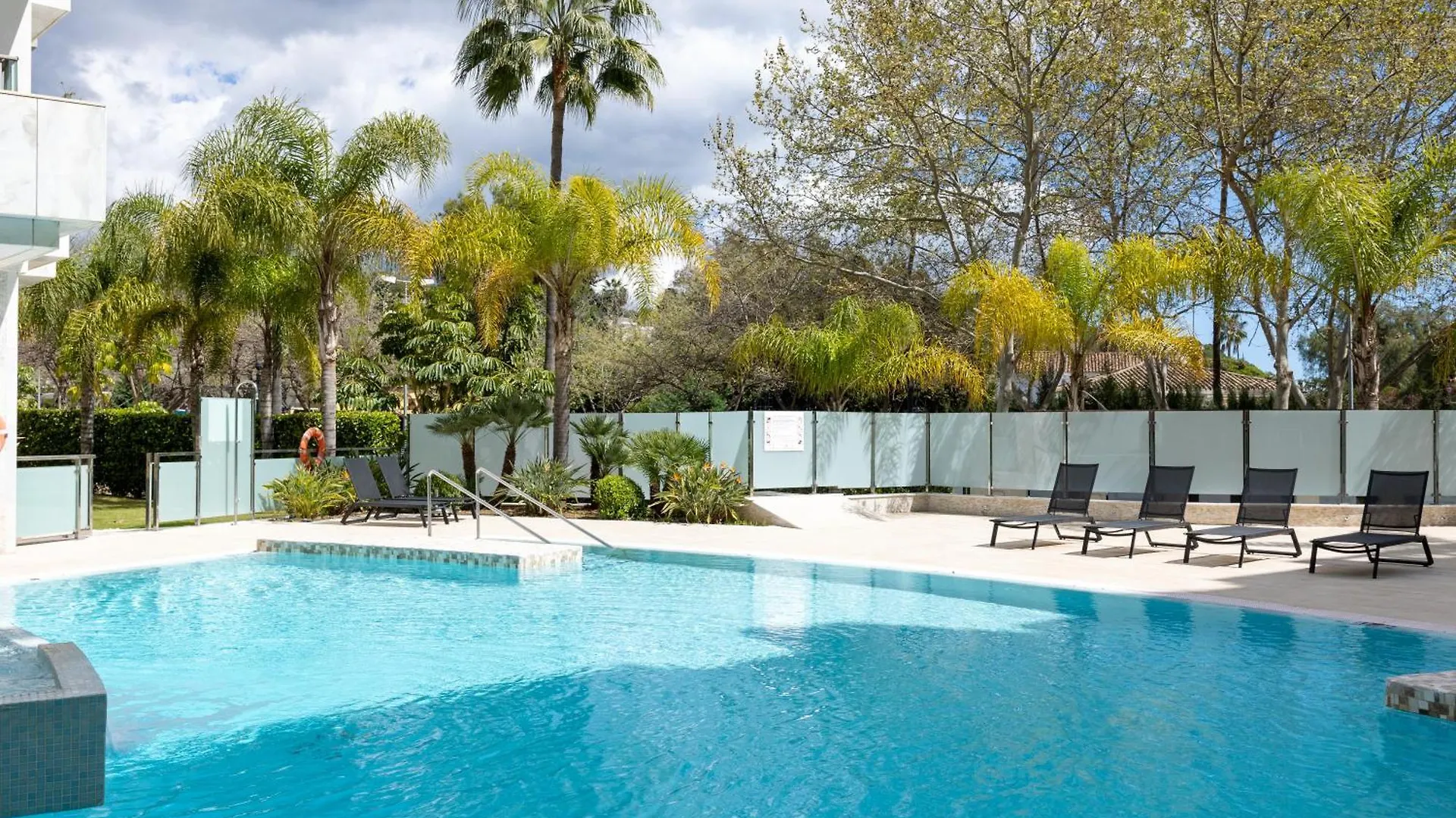Luxury Apartment In Jardines Del Principe Spain