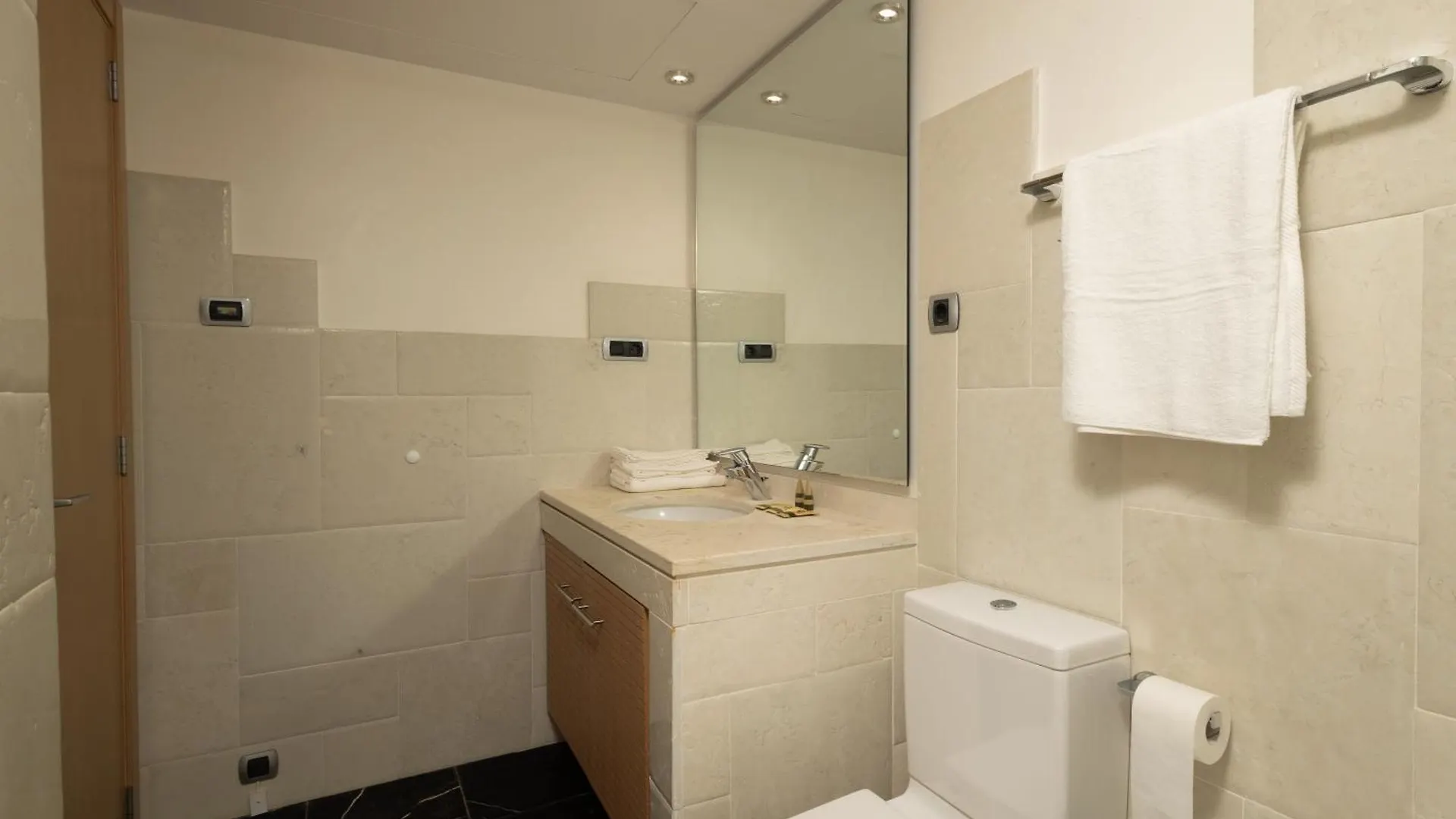 Luxury Apartment In Jardines Del Principe Spain